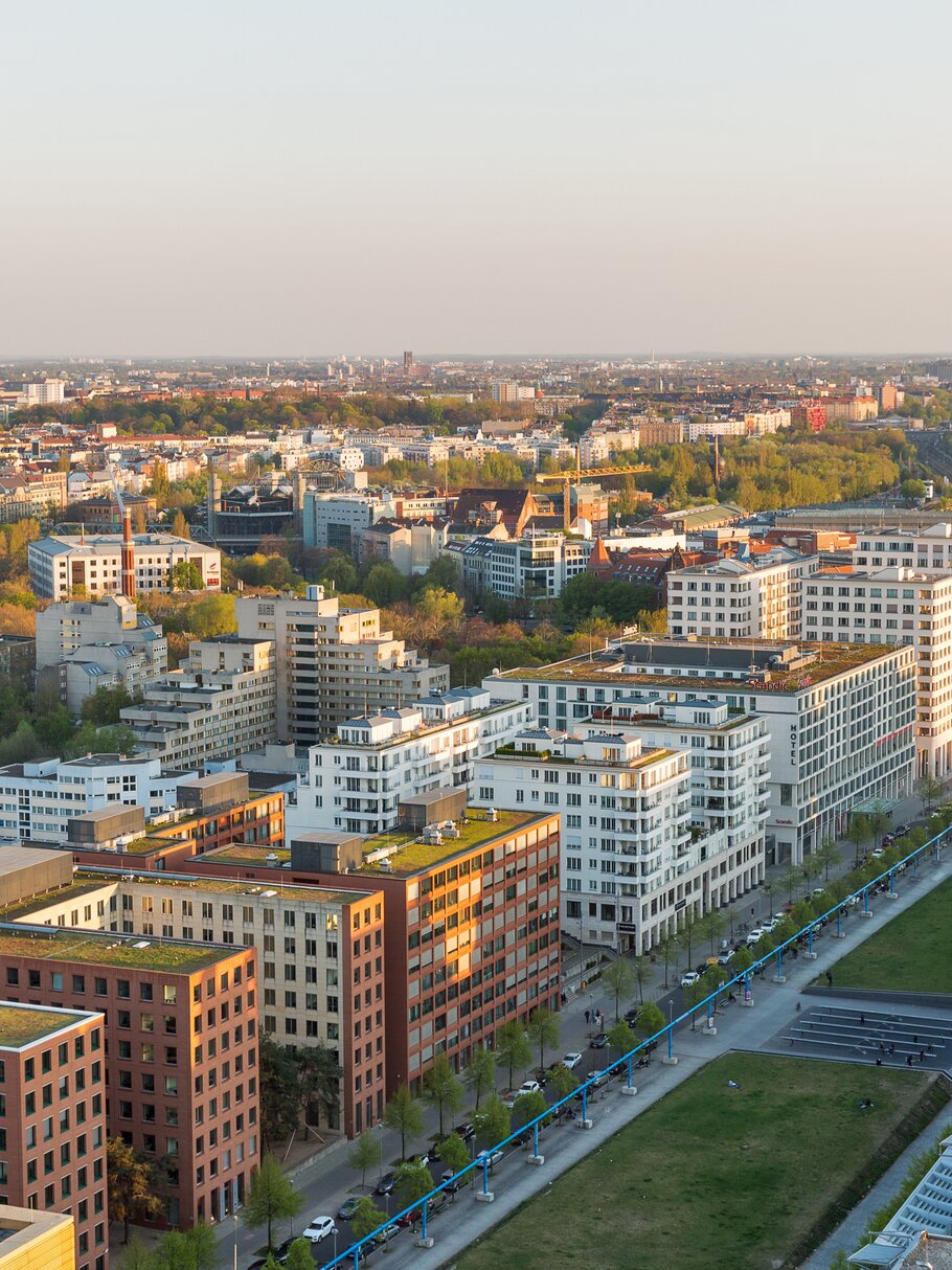 Stadt, Hochhaus, Gründach